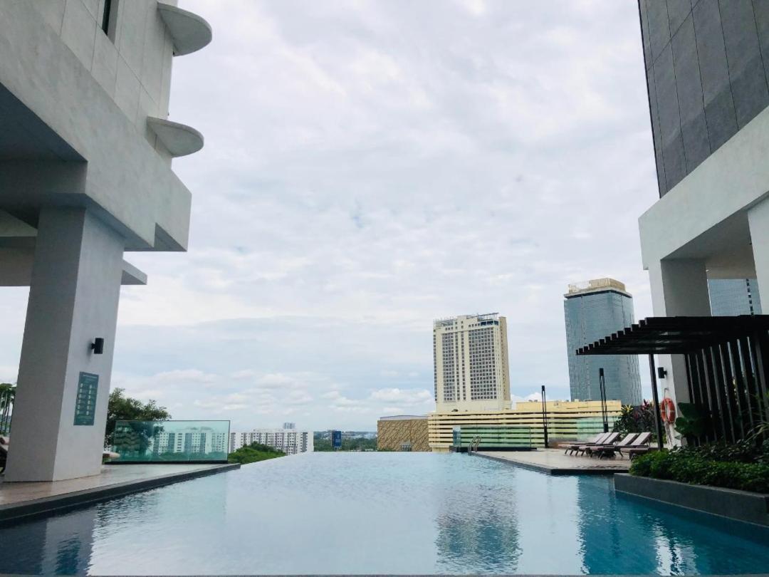 Ferienwohnung Southkey Mosaic By Antlerzone Johor Bahru Exterior foto